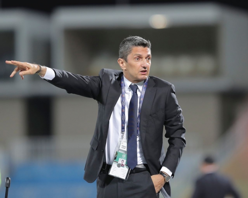 لوشيسكو يرفض فسخ عقده بالتراضي ! 2 رازفان لوشيسكو مدرب الهلال