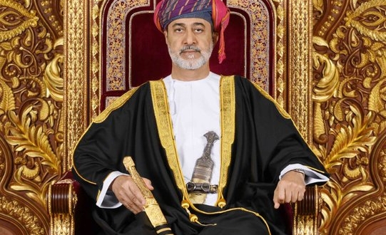 صورة سلطان عمان يصدر مرسومًا يتضمن آلية انتقال الحكم وتعيين ولي العهد وبيان مهامه