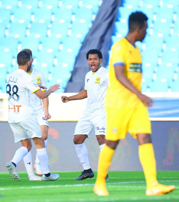 الاتحاد يحول تأخره ضد التعاون لفوز بثنائية 3 الاتحاد