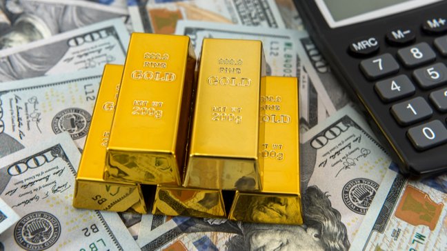 أيهما أفضل للاستثمار حاليًا الذهب أم الدولار ؟