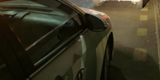 صورة ضبط قائد مركبة يقود بسرعة جنونية معرضًا حياة الآخرين للخطر في جدة