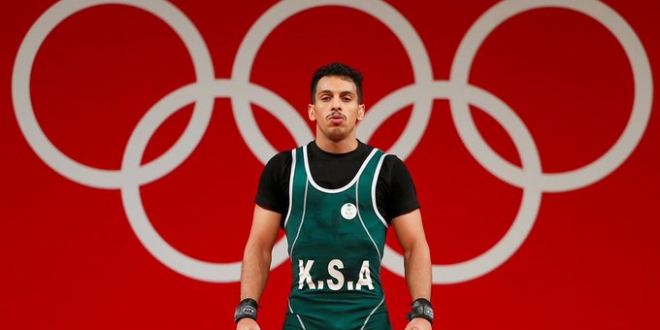 صورة السعودي سراج آل سليم خامسًا في منافسات الأثقال بـ الأولمبياد